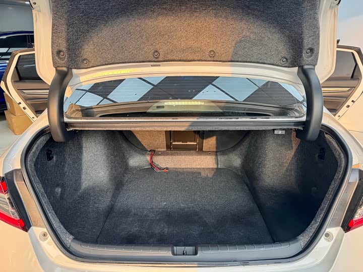 Фото 23 - Honda Accord