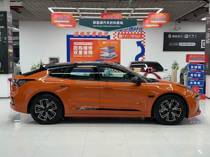 Фото 3 - Zeekr 001