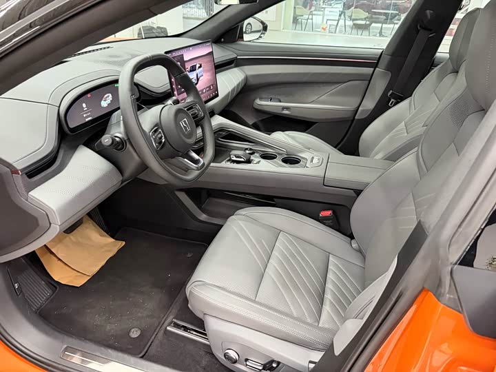 Фото 6 - Zeekr 001