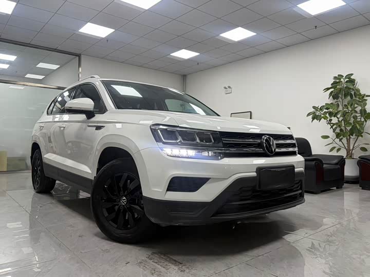 Фото 2 - Volkswagen Tharu