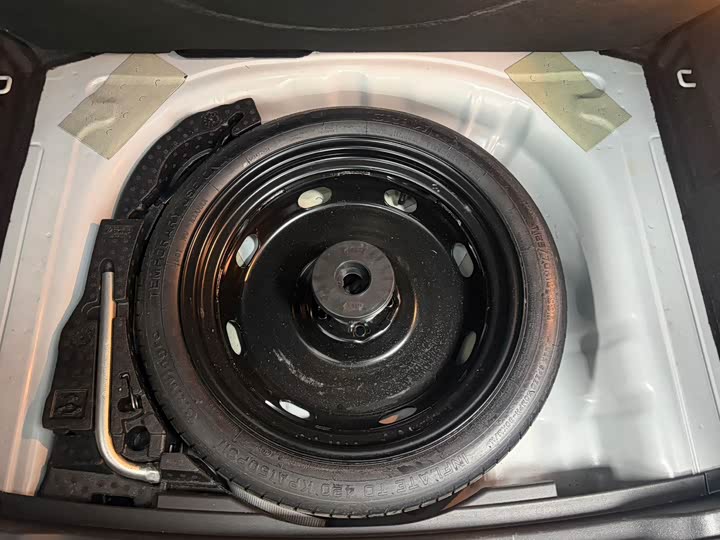 Фото 24 - Volkswagen Tharu