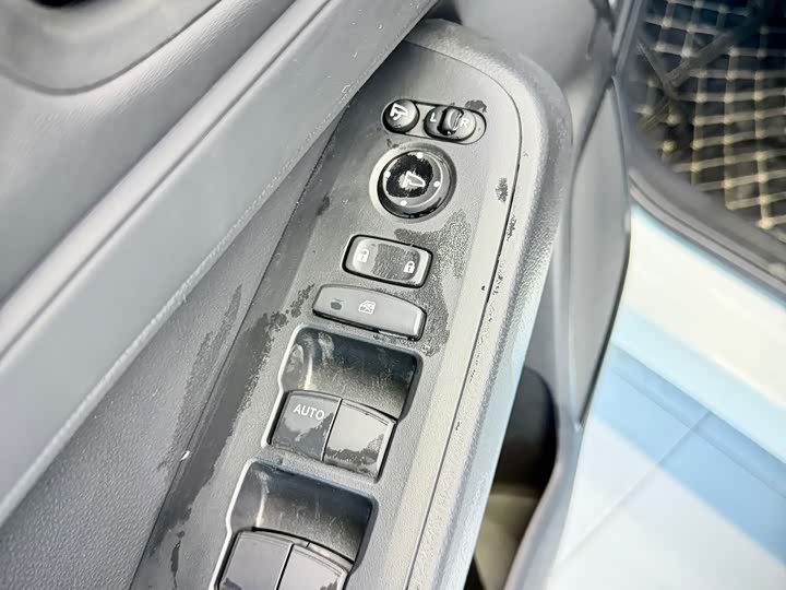 Фото 10 - Honda Vezel