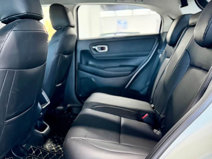 Фото 14 - Honda Vezel