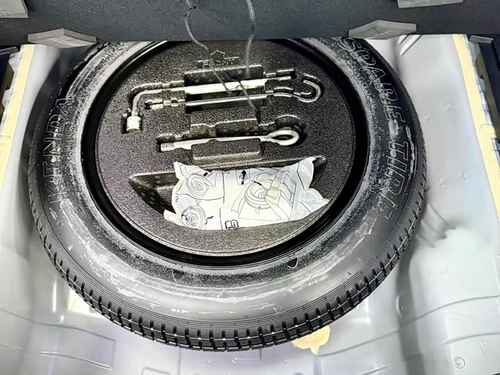 Фото 17 - Honda Vezel