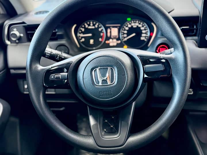 Фото 19 - Honda Vezel