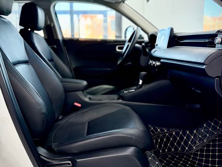 Фото 20 - Honda Vezel