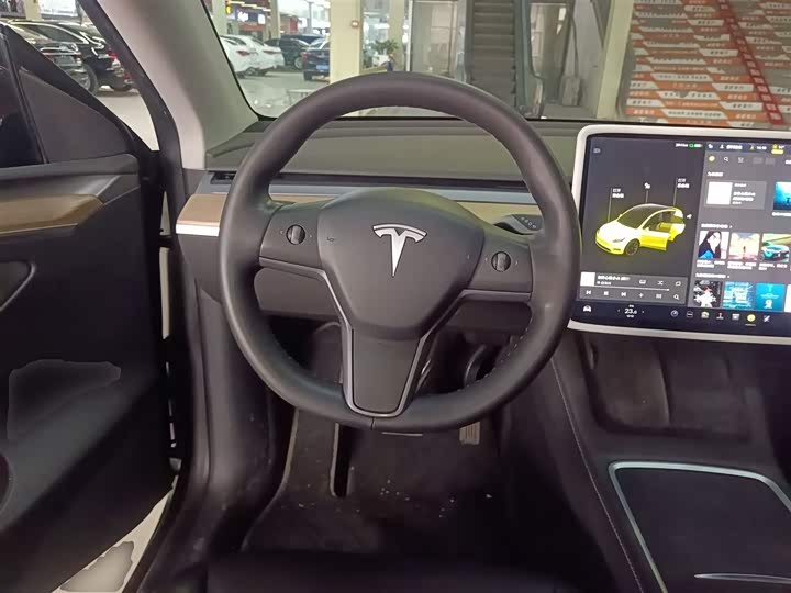 Фото 11 - Tesla Model Y