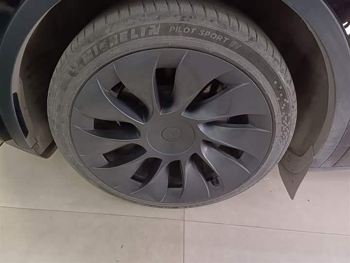 Фото 23 - Tesla Model Y