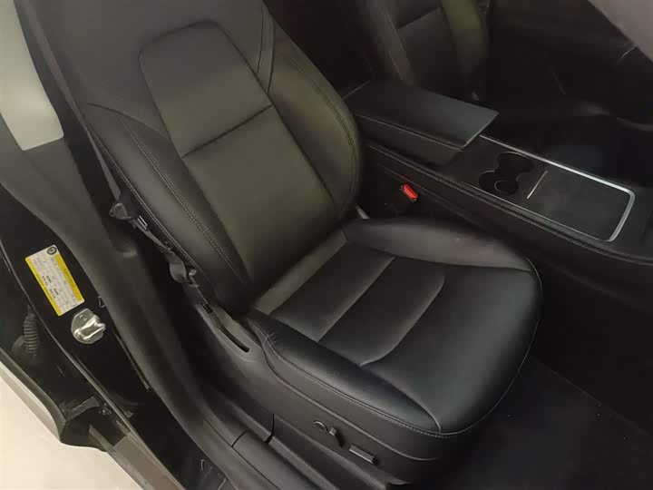 Фото 25 - Tesla Model Y