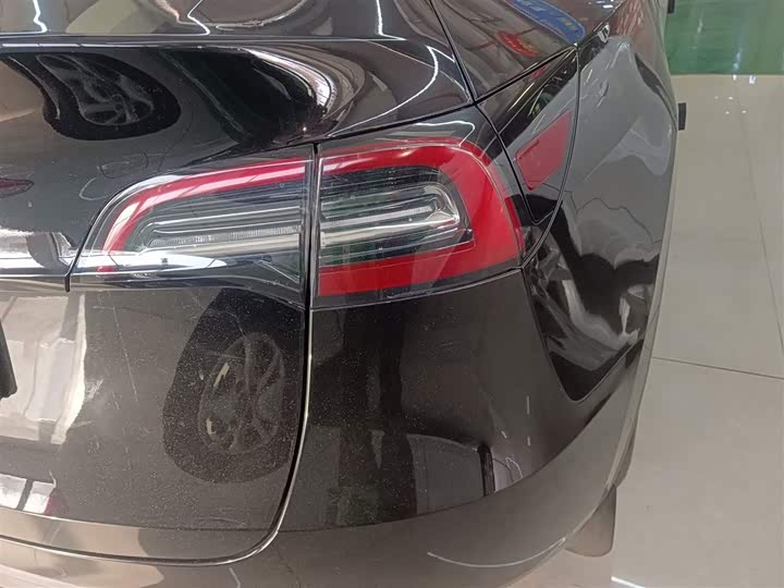 Фото 8 - Tesla Model Y