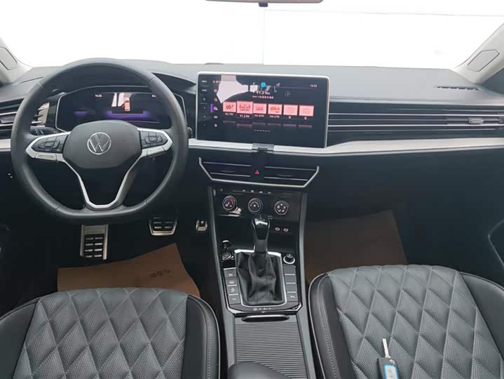 Фото 12 - Volkswagen Sagitar L