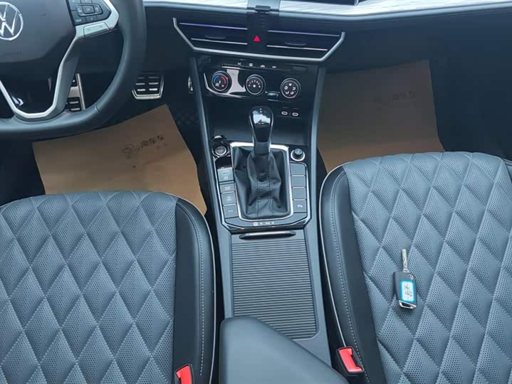 Фото 16 - Volkswagen Sagitar L