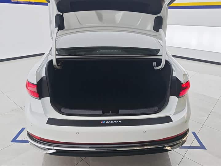 Фото 4 - Volkswagen Sagitar L