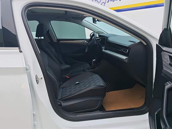 Фото 8 - Volkswagen Sagitar L