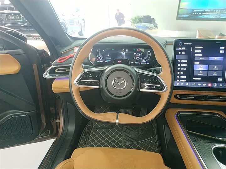 Фото 11 - Mazda EZ-6