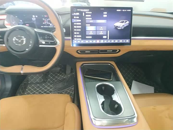 Фото 13 - Mazda EZ-6