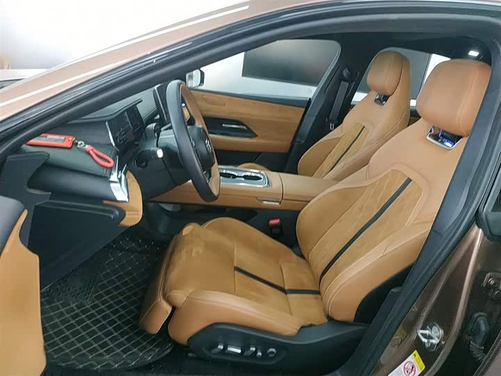 Фото 15 - Mazda EZ-6