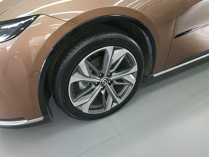 Фото 23 - Mazda EZ-6