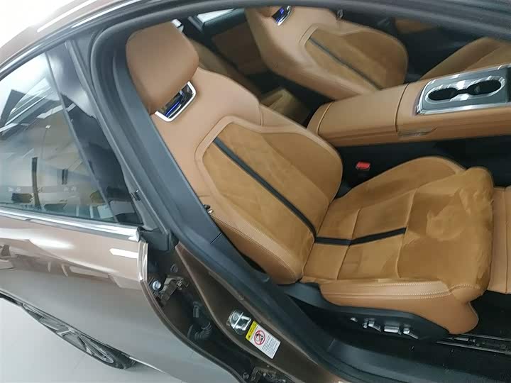 Фото 25 - Mazda EZ-6