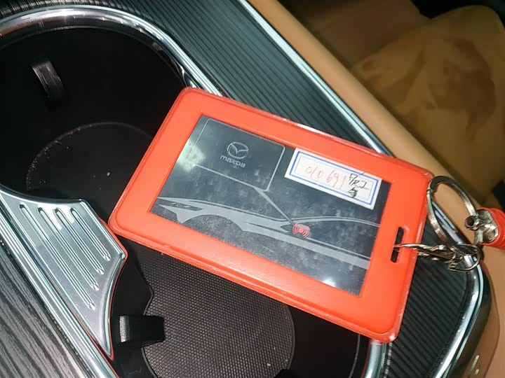 Фото 9 - Mazda EZ-6