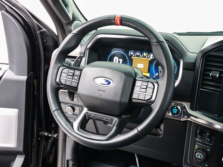 Фото 17 - Ford F-150 Raptor