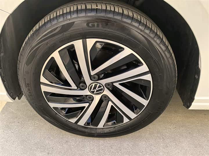 Фото 16 - Volkswagen Lavida