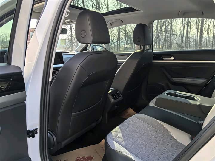 Фото 18 - Volkswagen Lavida