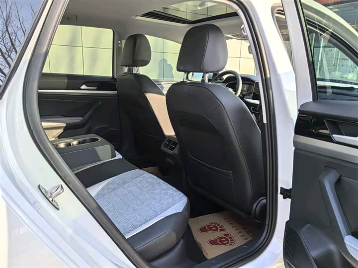 Фото 25 - Volkswagen Lavida