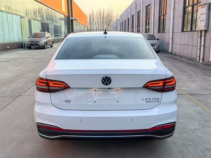 Фото 5 - Volkswagen Lavida