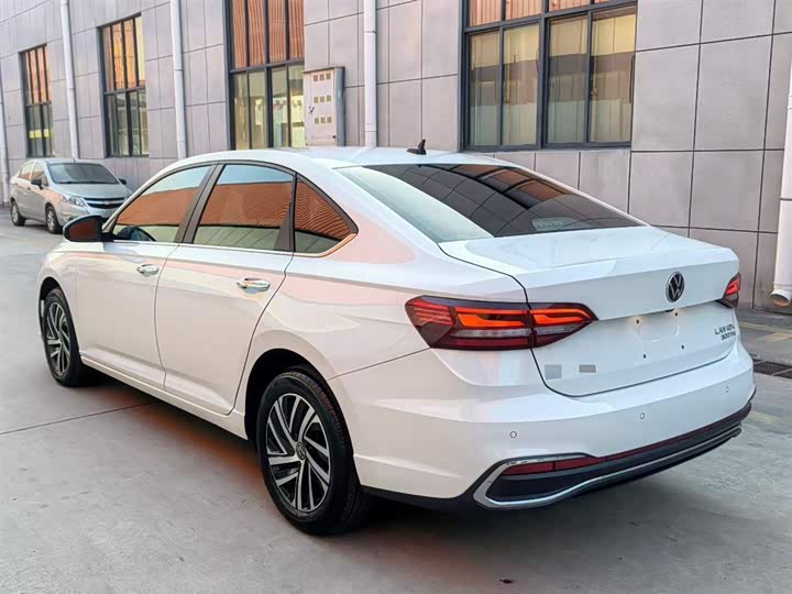 Фото 6 - Volkswagen Lavida