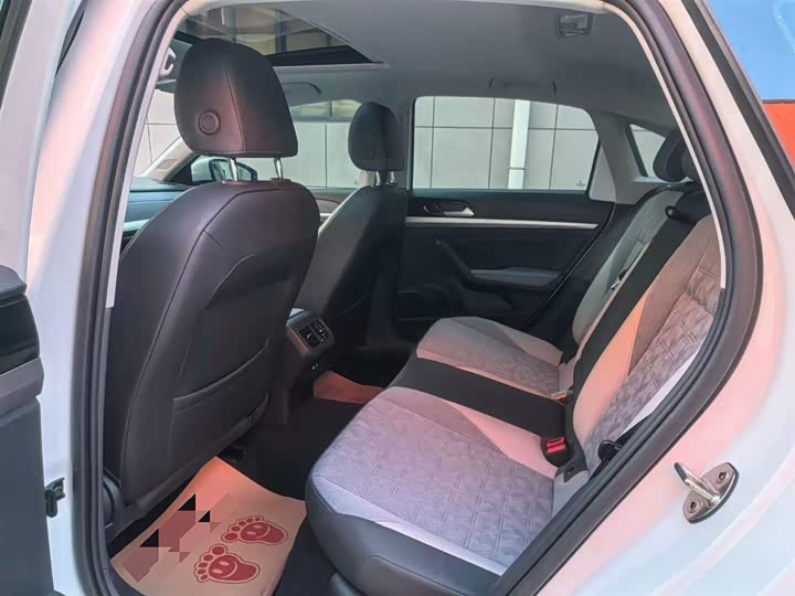 Фото 8 - Volkswagen Lavida