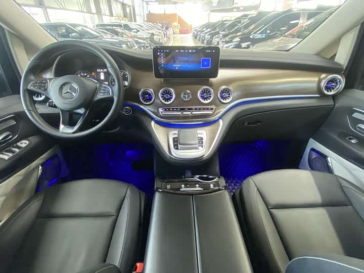 Фото 9 - Mercedes-Benz Vito