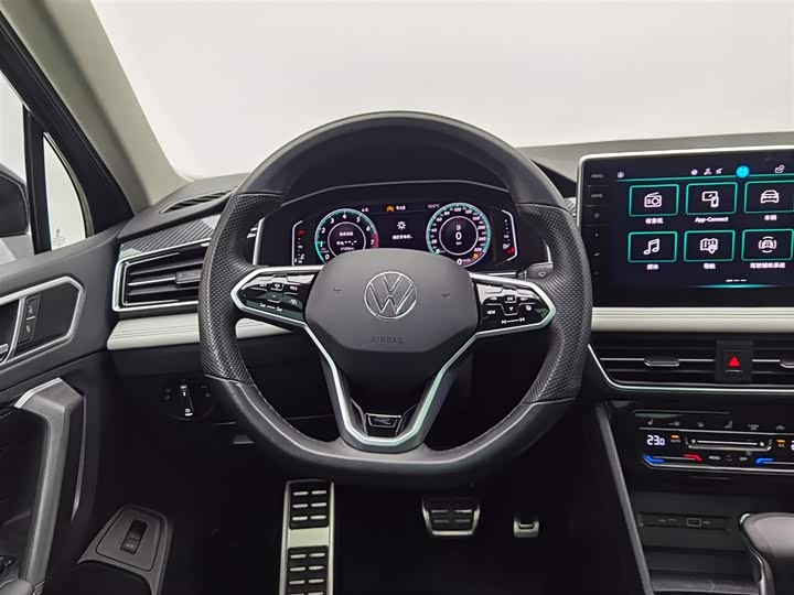 Фото 11 - Volkswagen Tiguan L Pro