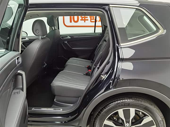 Фото 15 - Volkswagen Tiguan L Pro