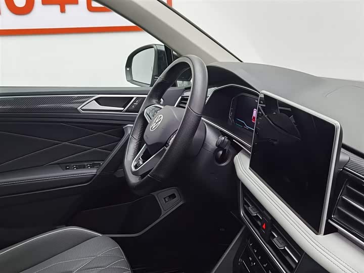 Фото 22 - Volkswagen Tiguan L Pro