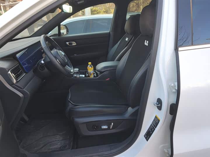 Фото 15 - LiXiang One