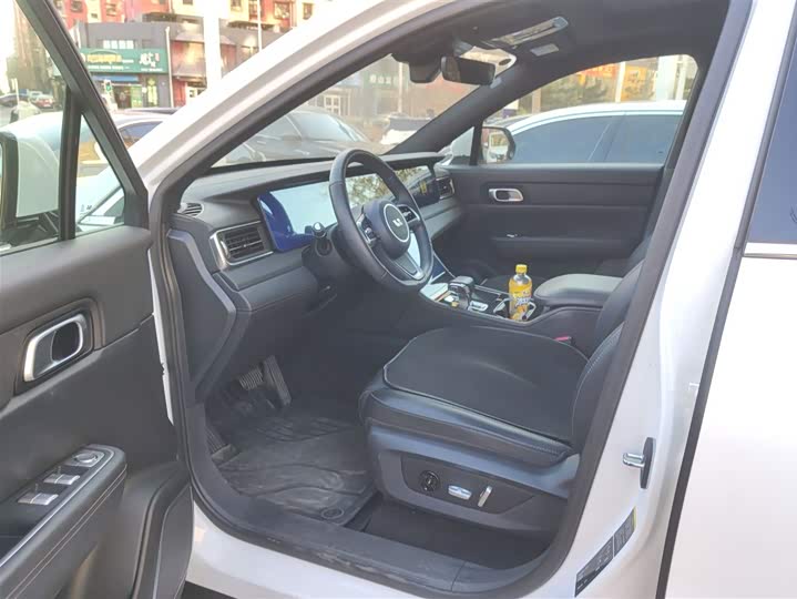 Фото 16 - LiXiang One