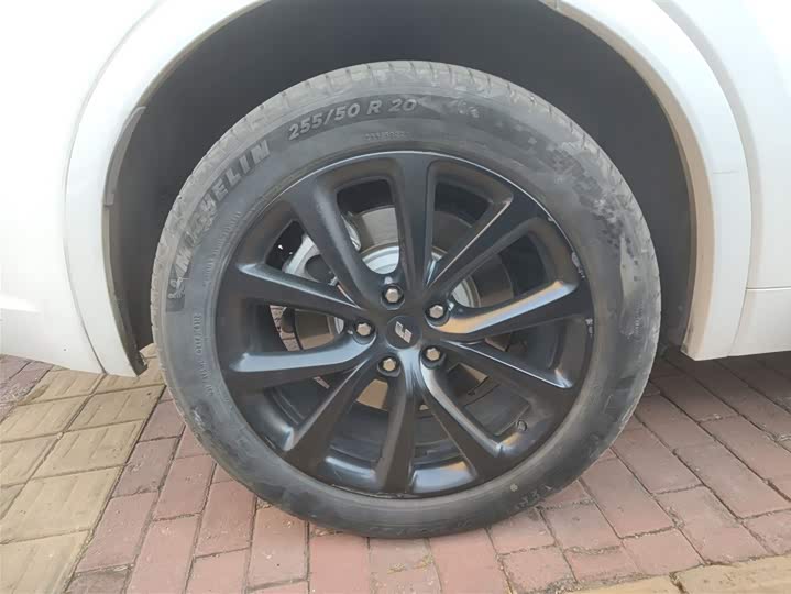 Фото 26 - LiXiang One