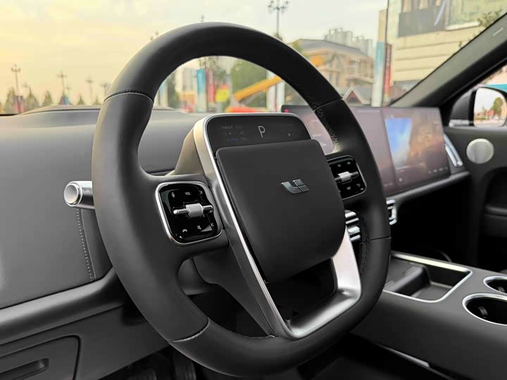 Фото 32 - LiXiang L9