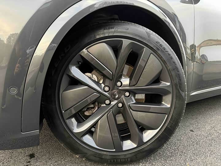 Фото 9 - LiXiang L9