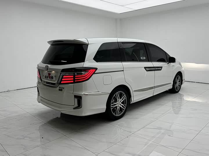 Фото 9 - Honda Elysion