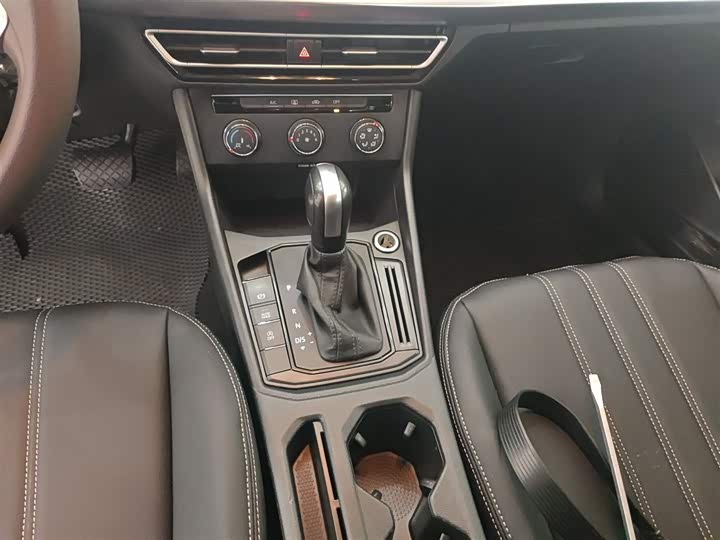 Фото 14 - Volkswagen Lavida