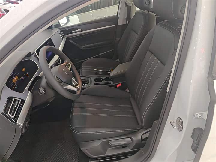 Фото 15 - Volkswagen Lavida