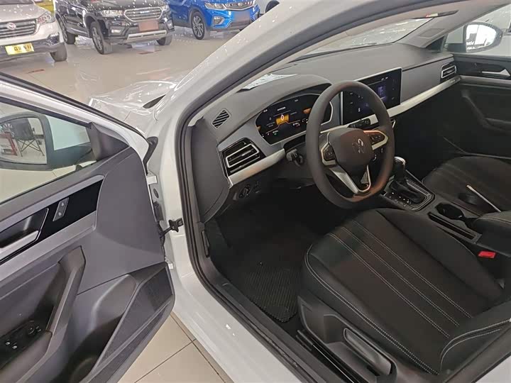 Фото 16 - Volkswagen Lavida