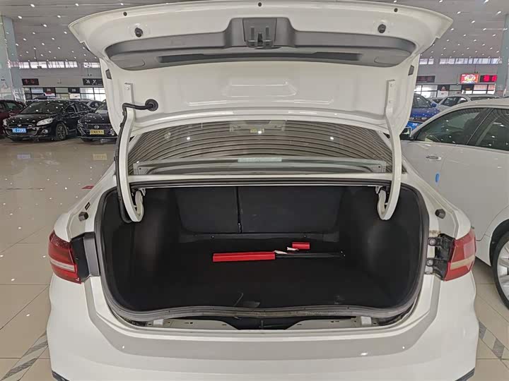 Фото 19 - Volkswagen Lavida