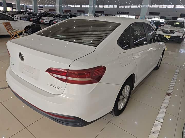 Фото 7 - Volkswagen Lavida