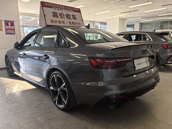 Фото 12 - Audi A4L