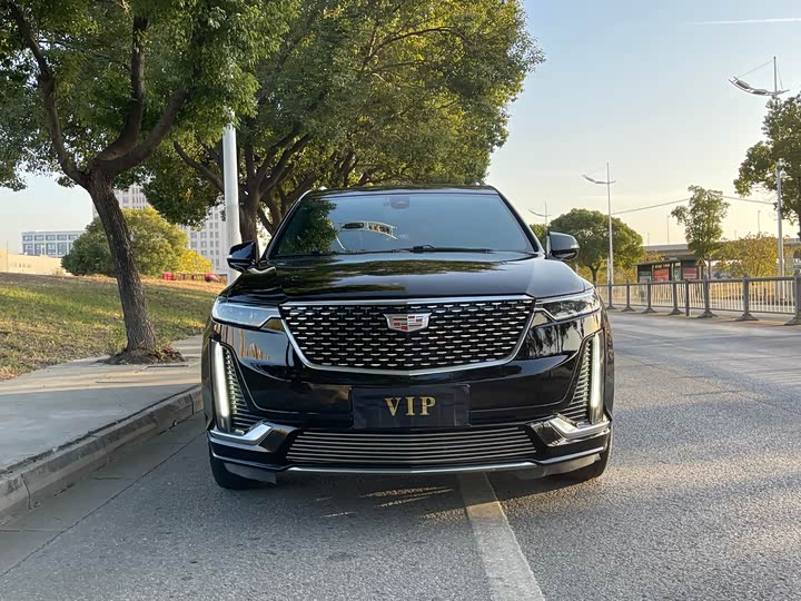 Фото 2 - Cadillac XT6