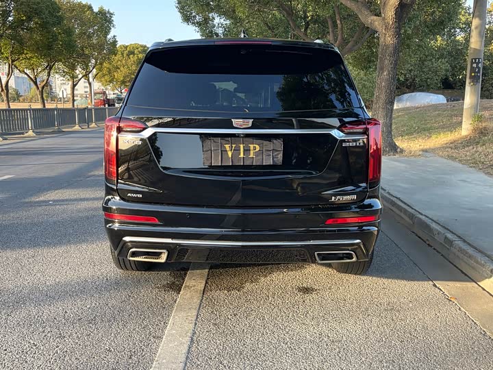 Фото 6 - Cadillac XT6