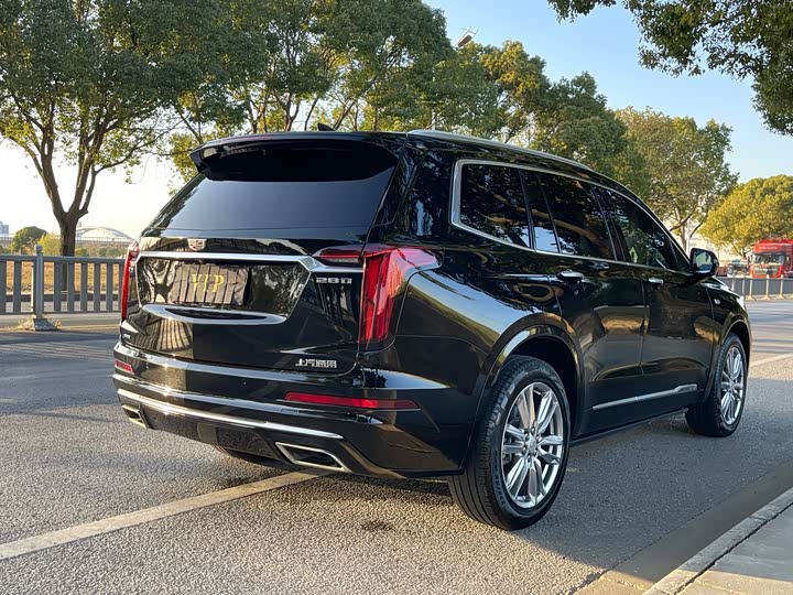 Фото 7 - Cadillac XT6